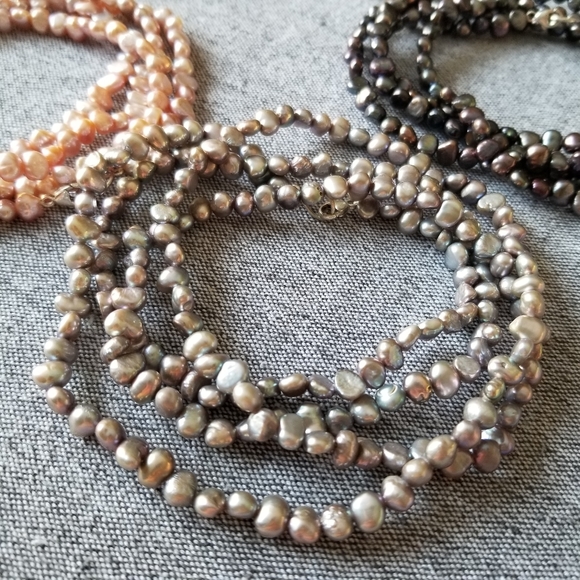 New long freshwater pearl necklace with sterling silver clasp, different colors - Picture 3 of 7